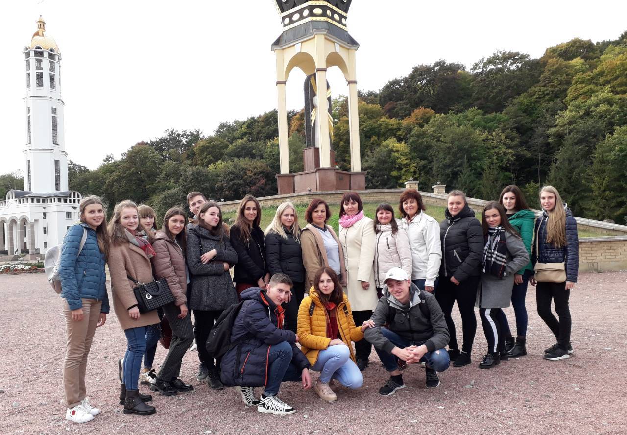 Студенти та викладачі факультету педагогіки і психології в Зарваниці